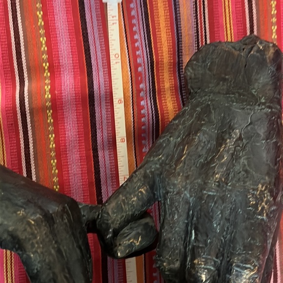 Holding Hands/Interlocking Pinky Fingers Sculpture - Picture 9 of 10